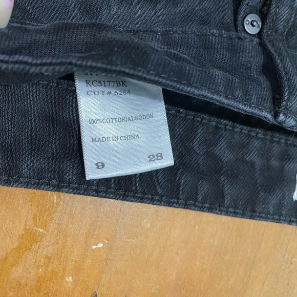 Kancan jeans with holes in the knees - Picture 2 of 2